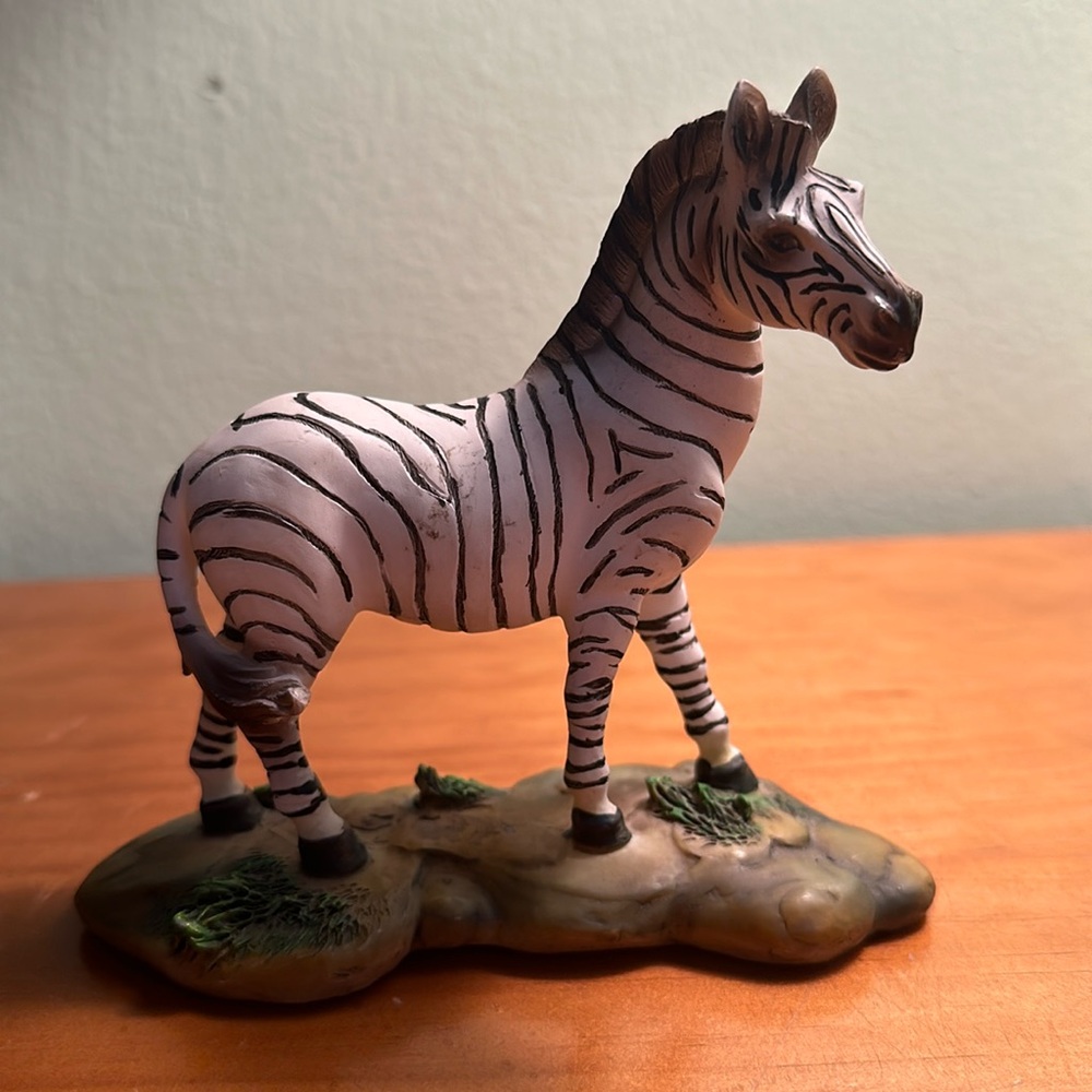 Cute zebra statue!